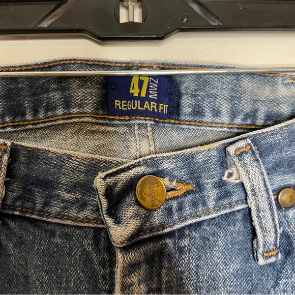 VINTAGE HIGH RISE WRANGLER LIGHT WASH STRAIGHT FIT JEANS 30x34 - Picture 3 of 9